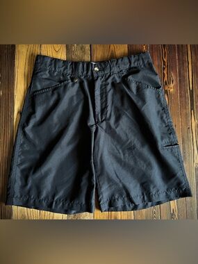 FIRETHORN • black golf shorts lighweight summer chino minimalist travel casual